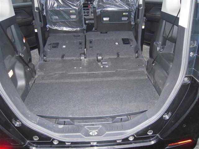 フラットな状態で大きな荷物も積むことができます。