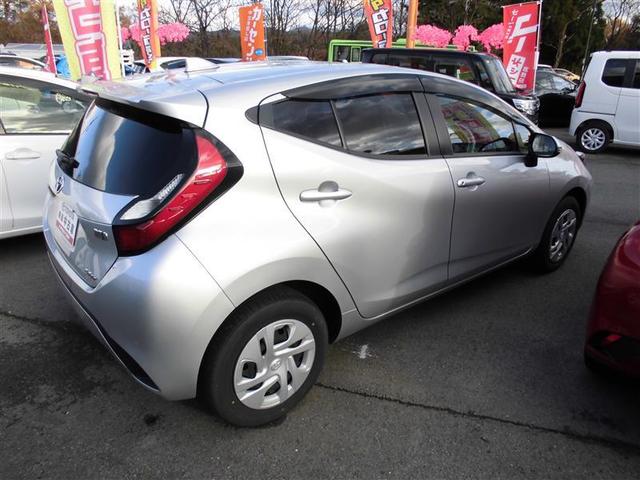 アクア Ｘ　４ＷＤ　寒冷地　衝突被害軽減システム　メモリーナビ　バックカメラ　スマートキー　オートクルーズコントロール　ＥＴＣ　盗難防止装置　キーレス　横滑り防止機能　ハイブリッド（6枚目）