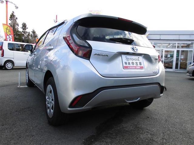 アクア Ｘ　４ＷＤ　寒冷地　衝突被害軽減システム　メモリーナビ　バックカメラ　スマートキー　オートクルーズコントロール　ＥＴＣ　盗難防止装置　キーレス　横滑り防止機能　ハイブリッド（9枚目）