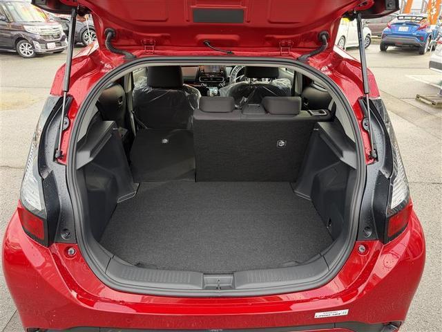 アクア Ｘ　４ＷＤ　寒冷地　衝突被害軽減システム　バックカメラ　ＬＥＤヘッドランプ　スマートキー　オートクルーズコントロール　盗難防止装置　キーレス　横滑り防止機能　ハイブリッド（8枚目）