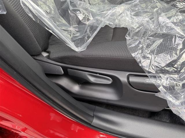 アクア Ｘ　４ＷＤ　寒冷地　衝突被害軽減システム　バックカメラ　ＬＥＤヘッドランプ　スマートキー　オートクルーズコントロール　盗難防止装置　キーレス　横滑り防止機能　ハイブリッド（16枚目）