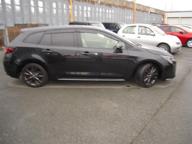 カローラツーリング ハイブリッド　ダブルバイビー　４ＷＤ　寒冷地　衝突被害軽減システム　メモリーナビ　バックカメラ　ＬＥＤヘッドランプ　アルミホイール　スマートキー　オートクルーズコントロール　アイドリングストップ　ＥＴＣ　盗難防止装置　キーレス（6枚目）