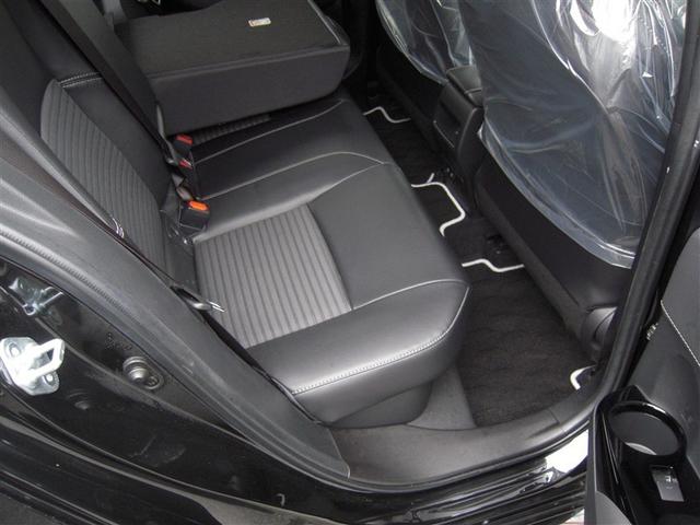 カローラツーリング ハイブリッド　ダブルバイビー　４ＷＤ　寒冷地　衝突被害軽減システム　メモリーナビ　バックカメラ　ＬＥＤヘッドランプ　アルミホイール　スマートキー　オートクルーズコントロール　アイドリングストップ　ＥＴＣ　盗難防止装置　キーレス（16枚目）