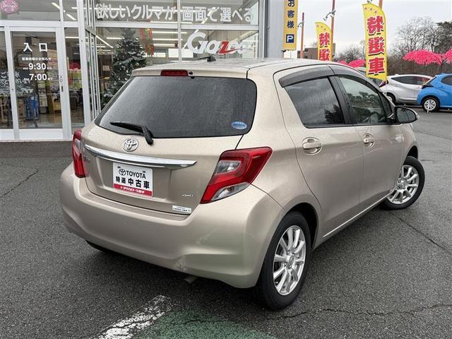 ヴィッツ Ｕ　４ＷＤ　寒冷地　衝突被害軽減システム　メモリーナビ　バックカメラ　ワンセグ　ＬＥＤヘッドランプ　アルミホイール　スマートキー　盗難防止装置　キーレス　横滑り防止機能（13枚目）