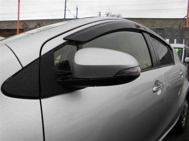 アクア Ｓスタイルブラック　衝突被害軽減システム　アルミホイール　スマートキー　盗難防止装置　キーレス　横滑り防止機能　ハイブリッド（12枚目）