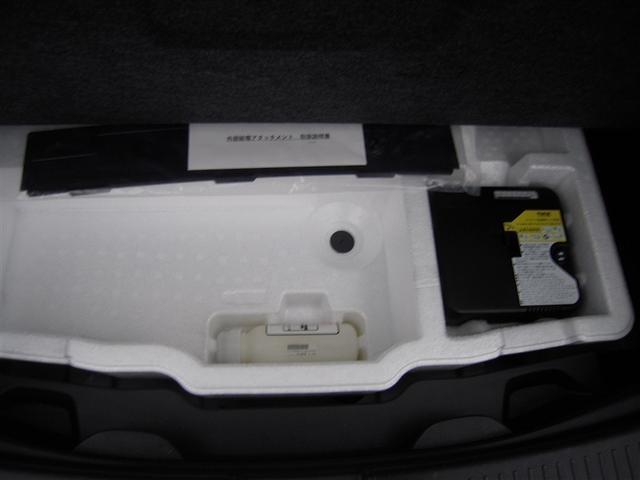 アクア Ｘ　４ＷＤ　衝突被害軽減システム　バックカメラ　スマートキー　盗難防止装置　キーレス　横滑り防止機能　ハイブリッド（19枚目）