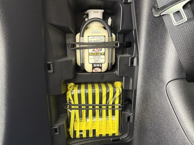 ノア ハイブリッドＧ　メモリーナビ　バックカメラ　電動スライドドア　フルセグ　ＬＥＤヘッドランプ　アルミホイール　スマートキー　オートクルーズコントロール　ＥＴＣ　盗難防止装置　キーレス　横滑り防止機能　３列シート（32枚目）