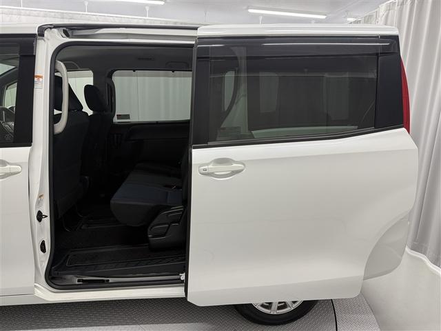 ノア Ｘ　４ＷＤ　寒冷地　衝突被害軽減システム　メモリーナビ　バックカメラ　電動スライドドア　フルセグ　ＬＥＤヘッドランプ　アルミホイール　アイドリングストップ　ＥＴＣ　キーレス　横滑り防止機能　３列シート（5枚目）