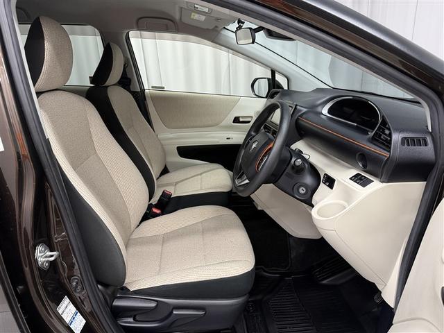 シエンタ Ｘ　４ＷＤ　衝突被害軽減システム　メモリーナビ　バックカメラ　電動スライドドア　フルセグ　ＬＥＤヘッドランプ　アルミホイール　キーレス　横滑り防止機能　３列シート　乗車定員６人　ワンオーナー（10枚目）