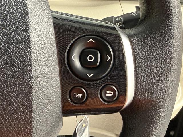 シエンタ Ｘ　４ＷＤ　衝突被害軽減システム　メモリーナビ　バックカメラ　電動スライドドア　フルセグ　ＬＥＤヘッドランプ　アルミホイール　キーレス　横滑り防止機能　３列シート　乗車定員６人　ワンオーナー（25枚目）