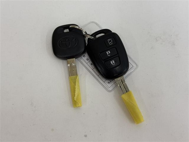 シエンタ Ｘ　４ＷＤ　衝突被害軽減システム　メモリーナビ　バックカメラ　電動スライドドア　フルセグ　ＬＥＤヘッドランプ　アルミホイール　キーレス　横滑り防止機能　３列シート　乗車定員６人　ワンオーナー（35枚目）