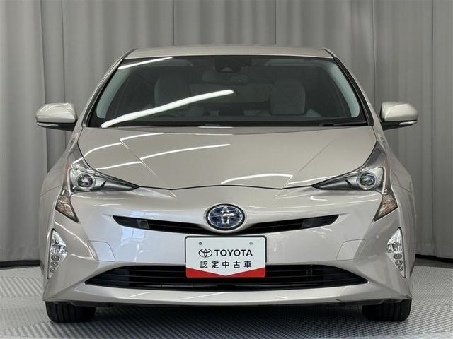 プリウス Ｓセーフティプラス　寒冷地　衝突被害軽減システム　ＨＤＤナビ　バックカメラ　ワンセグ　ＬＥＤヘッドランプ　アルミホイール　スマートキー　オートクルーズコントロール　ＥＴＣ　盗難防止装置　キーレス　横滑り防止機能（2枚目）