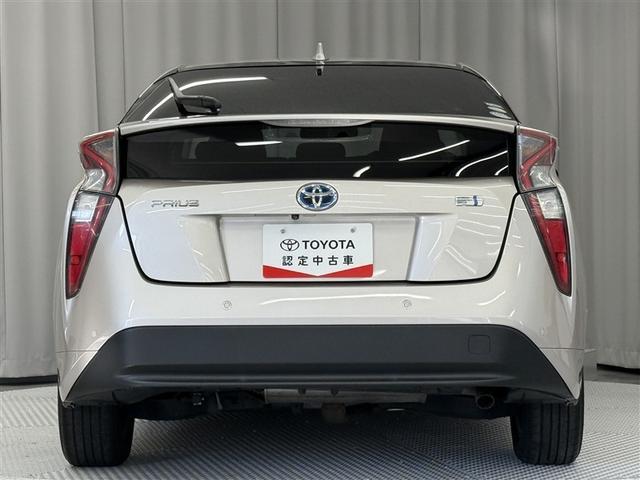 プリウス Ｓセーフティプラス　寒冷地　衝突被害軽減システム　ＨＤＤナビ　バックカメラ　ワンセグ　ＬＥＤヘッドランプ　アルミホイール　スマートキー　オートクルーズコントロール　ＥＴＣ　盗難防止装置　キーレス　横滑り防止機能（6枚目）