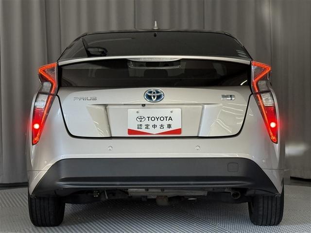 プリウス Ｓセーフティプラス　寒冷地　衝突被害軽減システム　ＨＤＤナビ　バックカメラ　ワンセグ　ＬＥＤヘッドランプ　アルミホイール　スマートキー　オートクルーズコントロール　ＥＴＣ　盗難防止装置　キーレス　横滑り防止機能（7枚目）