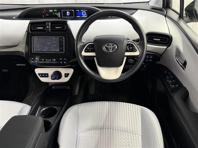 プリウス Ｓセーフティプラス　寒冷地　衝突被害軽減システム　ＨＤＤナビ　バックカメラ　ワンセグ　ＬＥＤヘッドランプ　アルミホイール　スマートキー　オートクルーズコントロール　ＥＴＣ　盗難防止装置　キーレス　横滑り防止機能（9枚目）