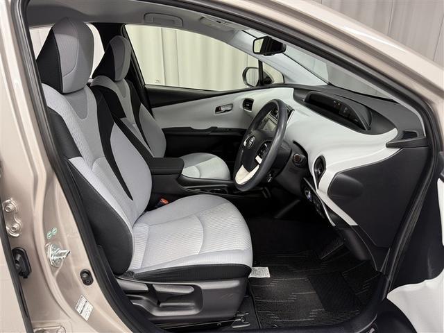 プリウス Ｓセーフティプラス　寒冷地　衝突被害軽減システム　ＨＤＤナビ　バックカメラ　ワンセグ　ＬＥＤヘッドランプ　アルミホイール　スマートキー　オートクルーズコントロール　ＥＴＣ　盗難防止装置　キーレス　横滑り防止機能（10枚目）