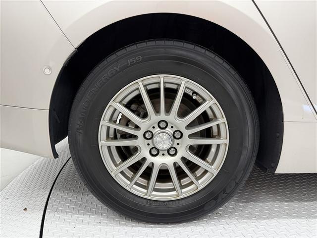 プリウス Ｓセーフティプラス　寒冷地　衝突被害軽減システム　ＨＤＤナビ　バックカメラ　ワンセグ　ＬＥＤヘッドランプ　アルミホイール　スマートキー　オートクルーズコントロール　ＥＴＣ　盗難防止装置　キーレス　横滑り防止機能（27枚目）