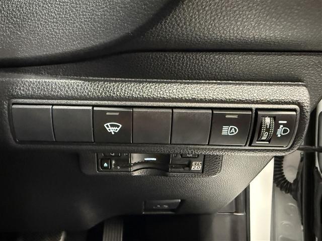 カローラ Ｇ　寒冷地　衝突被害軽減システム　バックカメラ　フルセグ　ＬＥＤヘッドランプ　アルミホイール　スマートキー　オートクルーズコントロール　ＥＴＣ　盗難防止装置　キーレス　横滑り防止機能　ワンオーナー（19枚目）