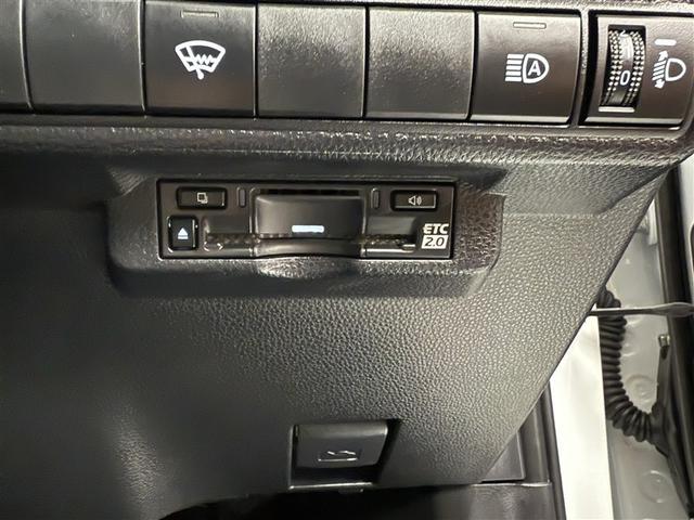 カローラ Ｇ　寒冷地　衝突被害軽減システム　バックカメラ　フルセグ　ＬＥＤヘッドランプ　アルミホイール　スマートキー　オートクルーズコントロール　ＥＴＣ　盗難防止装置　キーレス　横滑り防止機能　ワンオーナー（22枚目）