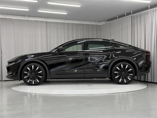 クラウンクロスオーバー ＲＳアドバンスド　４ＷＤ　寒冷地　衝突被害軽減システム　革シート　アルミホイール　ハイブリッド（4枚目）