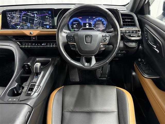 クラウンクロスオーバー ＲＳアドバンスド　４ＷＤ　寒冷地　衝突被害軽減システム　革シート　アルミホイール　ハイブリッド（8枚目）