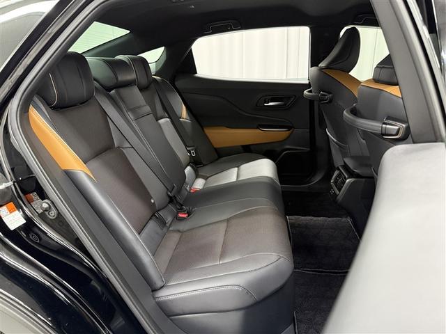 クラウンクロスオーバー ＲＳアドバンスド　４ＷＤ　寒冷地　衝突被害軽減システム　革シート　アルミホイール　ハイブリッド（13枚目）