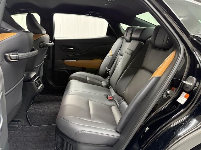 クラウンクロスオーバー ＲＳアドバンスド　４ＷＤ　寒冷地　衝突被害軽減システム　革シート　アルミホイール　ハイブリッド（14枚目）