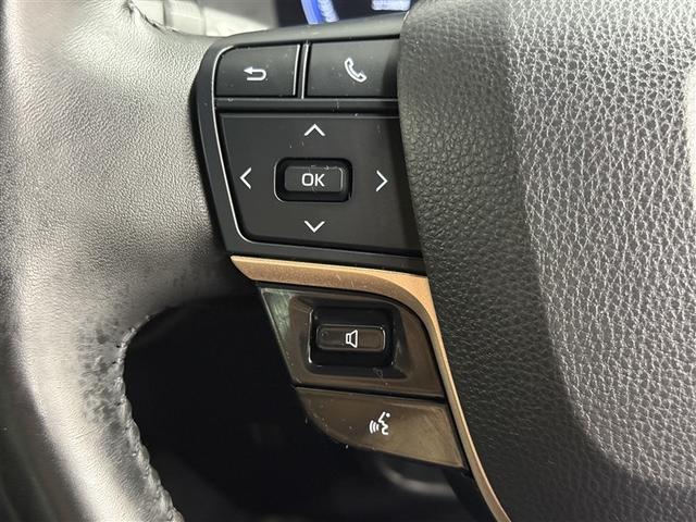 クラウンクロスオーバー ＲＳアドバンスド　４ＷＤ　寒冷地　衝突被害軽減システム　革シート　アルミホイール　ハイブリッド（19枚目）