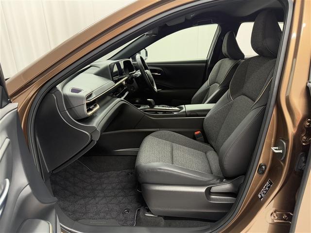 クラウンクロスオーバー Ｇアドバンスド　４ＷＤ　寒冷地　衝突被害軽減システム　バックカメラ　フルセグ　ＬＥＤヘッドランプ　アルミホイール　スマートキー　オートクルーズコントロール　ＥＴＣ　盗難防止装置　電動シート　キーレス　横滑り防止機能（9枚目）