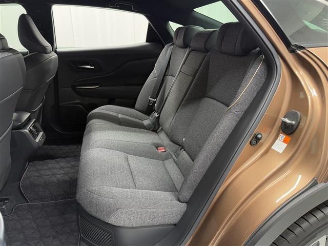 クラウンクロスオーバー Ｇアドバンスド　４ＷＤ　寒冷地　衝突被害軽減システム　バックカメラ　フルセグ　ＬＥＤヘッドランプ　アルミホイール　スマートキー　オートクルーズコントロール　ＥＴＣ　盗難防止装置　電動シート　キーレス　横滑り防止機能（11枚目）