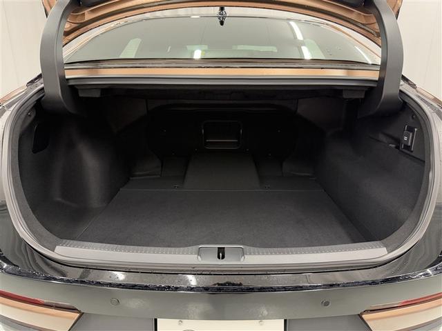 クラウンクロスオーバー Ｇアドバンスド　４ＷＤ　寒冷地　衝突被害軽減システム　バックカメラ　フルセグ　ＬＥＤヘッドランプ　アルミホイール　スマートキー　オートクルーズコントロール　ＥＴＣ　盗難防止装置　電動シート　キーレス　横滑り防止機能（14枚目）