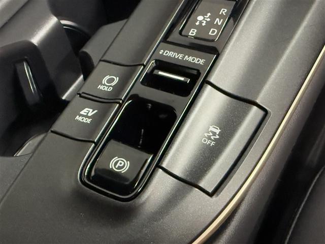 クラウンクロスオーバー Ｇアドバンスド　４ＷＤ　寒冷地　衝突被害軽減システム　バックカメラ　フルセグ　ＬＥＤヘッドランプ　アルミホイール　スマートキー　オートクルーズコントロール　ＥＴＣ　盗難防止装置　電動シート　キーレス　横滑り防止機能（21枚目）