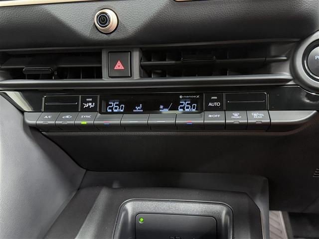 クラウンクロスオーバー Ｇアドバンスド　４ＷＤ　寒冷地　衝突被害軽減システム　バックカメラ　フルセグ　ＬＥＤヘッドランプ　アルミホイール　スマートキー　オートクルーズコントロール　ＥＴＣ　盗難防止装置　電動シート　キーレス　横滑り防止機能（23枚目）