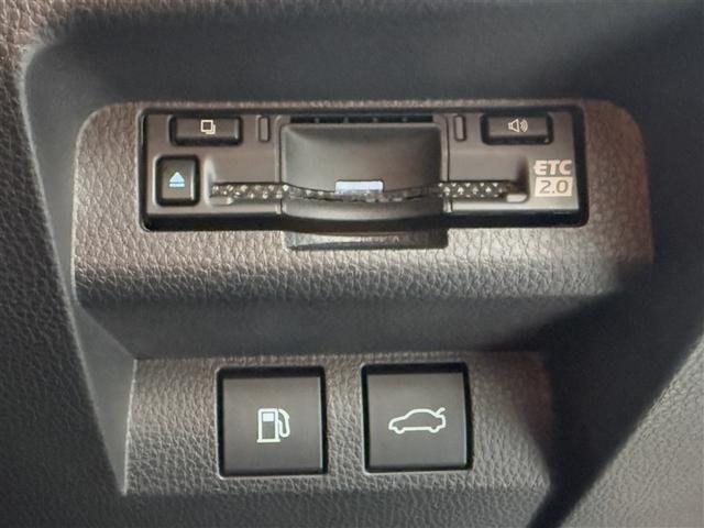 クラウンクロスオーバー Ｇアドバンスド　４ＷＤ　寒冷地　衝突被害軽減システム　バックカメラ　フルセグ　ＬＥＤヘッドランプ　アルミホイール　スマートキー　オートクルーズコントロール　ＥＴＣ　盗難防止装置　電動シート　キーレス　横滑り防止機能（24枚目）