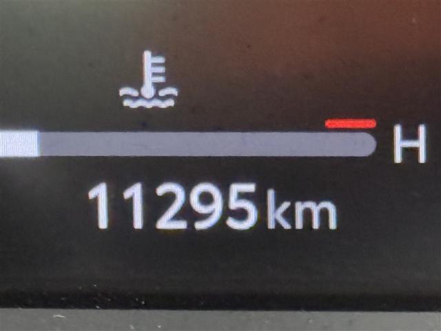 クラウンクロスオーバー Ｇアドバンスド　４ＷＤ　寒冷地　衝突被害軽減システム　バックカメラ　フルセグ　ＬＥＤヘッドランプ　アルミホイール　スマートキー　オートクルーズコントロール　ＥＴＣ　盗難防止装置　電動シート　キーレス　横滑り防止機能（33枚目）