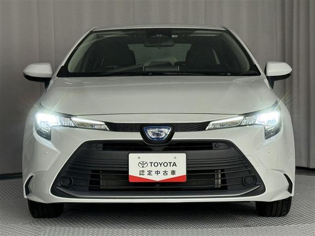 カローラ ハイブリッド　Ｇ　４ＷＤ　寒冷地　衝突被害軽減システム　バックカメラ　フルセグ　ＬＥＤヘッドランプ　スマートキー　オートクルーズコントロール　ＥＴＣ　盗難防止装置　キーレス　横滑り防止機能　ハイブリッド（3枚目）