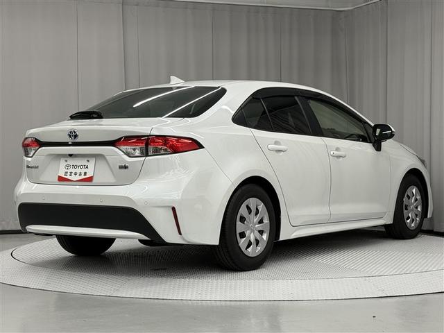 カローラ ハイブリッド　Ｇ　４ＷＤ　寒冷地　衝突被害軽減システム　バックカメラ　フルセグ　ＬＥＤヘッドランプ　スマートキー　オートクルーズコントロール　ＥＴＣ　盗難防止装置　キーレス　横滑り防止機能　ハイブリッド（5枚目）
