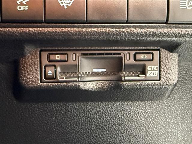 カローラ ハイブリッド　Ｇ　４ＷＤ　寒冷地　衝突被害軽減システム　バックカメラ　フルセグ　ＬＥＤヘッドランプ　スマートキー　オートクルーズコントロール　ＥＴＣ　盗難防止装置　キーレス　横滑り防止機能　ハイブリッド（19枚目）