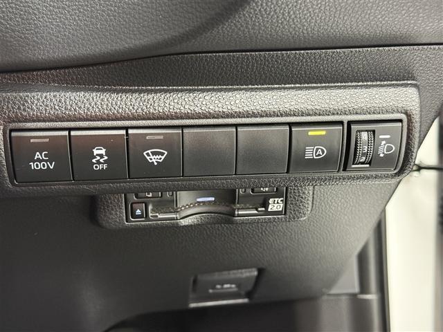 カローラ ハイブリッド　Ｇ　４ＷＤ　寒冷地　衝突被害軽減システム　バックカメラ　フルセグ　ＬＥＤヘッドランプ　スマートキー　オートクルーズコントロール　ＥＴＣ　盗難防止装置　キーレス　横滑り防止機能　ハイブリッド（20枚目）