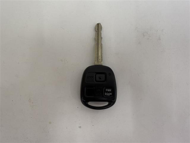 シエンタ DICE-G 4WD 寒冷地 メモリーナビ 電動スライドドア フルセグ HIDヘッドライト アルミホイール ETC キーレス 3列シート 乗車定員7人(29枚目)