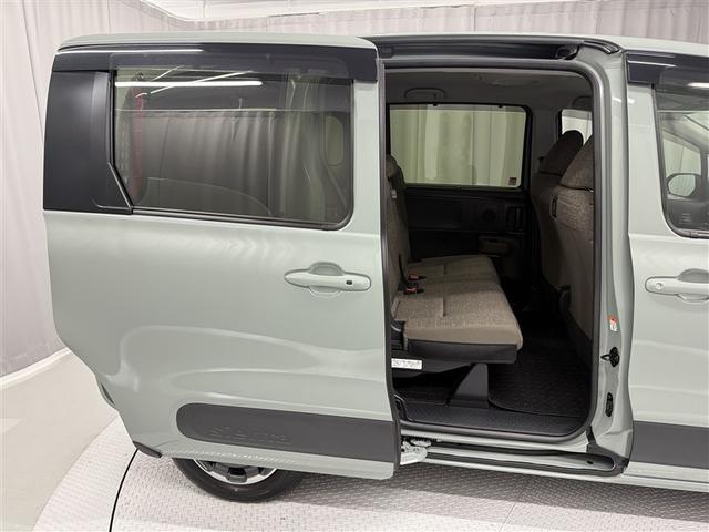 シエンタ ハイブリッドＺ　４ＷＤ　寒冷地　衝突被害軽減システム　バックカメラ　フルセグ　ＬＥＤヘッドランプ　スマートキー　オートクルーズコントロール　ＥＴＣ　盗難防止装置　キーレス　横滑り防止機能　３列シート　乗車定員７人（9枚目）