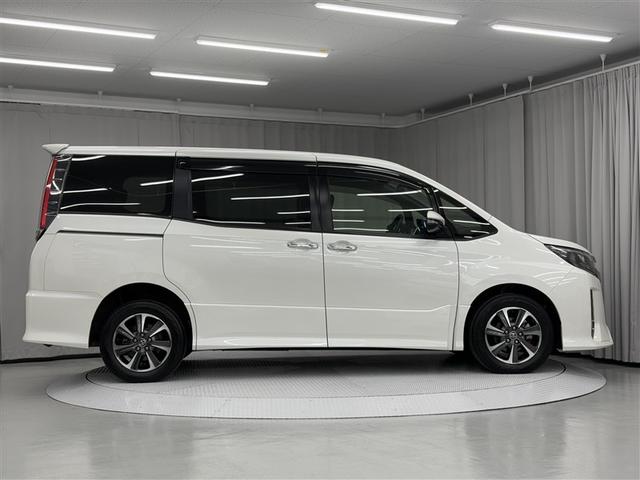 ノア Ｓｉ　ダブルバイビー　４ＷＤ　寒冷地　衝突被害軽減システム　メモリーナビ　バックカメラ　両側電動スライド　フルセグ　ＬＥＤヘッドランプ　アルミホイール　ドラレコ　スマートキー　オートクルーズコントロール　ＥＴＣ　キーレス（8枚目）