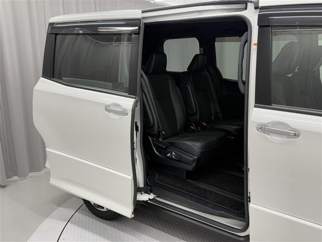 ノア Ｓｉ　ダブルバイビー　４ＷＤ　寒冷地　衝突被害軽減システム　メモリーナビ　バックカメラ　両側電動スライド　フルセグ　ＬＥＤヘッドランプ　アルミホイール　ドラレコ　スマートキー　オートクルーズコントロール　ＥＴＣ　キーレス（9枚目）