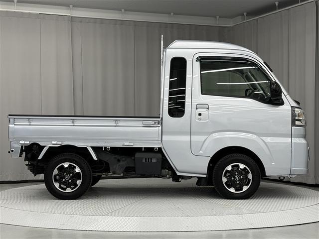 ハイゼットトラック ジャンボエクストラ 4WD 衝突被害軽減システム メモリーナビ バックカメラ 5速マニュアル ワンセグ LEDヘッドランプ アルミホイール スマートキー アイドリングストップ 盗難防止装置 キーレス 横滑り防止機能(7枚目)