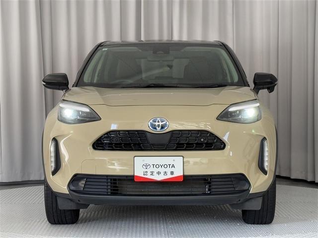 ヤリスクロス ハイブリッドZ 4WD 衝突被害軽減システム バックカメラ LEDヘッドランプ アルミホイール スマートキー オートクルーズコントロール ETC 盗難防止装置 電動シート キーレス 横滑り防止機能 ハイブリッド(3枚目)