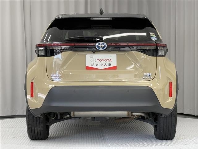 ヤリスクロス ハイブリッドZ 4WD 衝突被害軽減システム バックカメラ LEDヘッドランプ アルミホイール スマートキー オートクルーズコントロール ETC 盗難防止装置 電動シート キーレス 横滑り防止機能 ハイブリッド(6枚目)