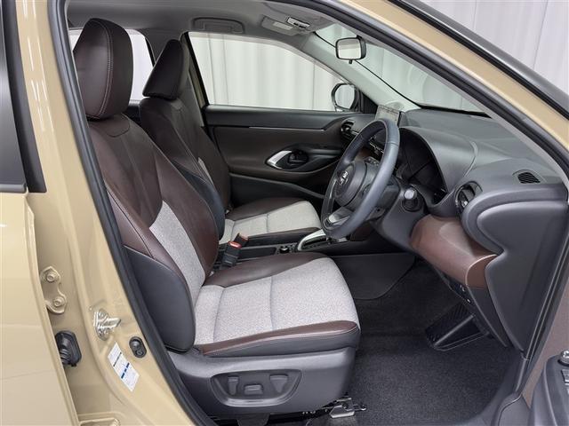 ヤリスクロス ハイブリッドZ 4WD 衝突被害軽減システム バックカメラ LEDヘッドランプ アルミホイール スマートキー オートクルーズコントロール ETC 盗難防止装置 電動シート キーレス 横滑り防止機能 ハイブリッド(9枚目)