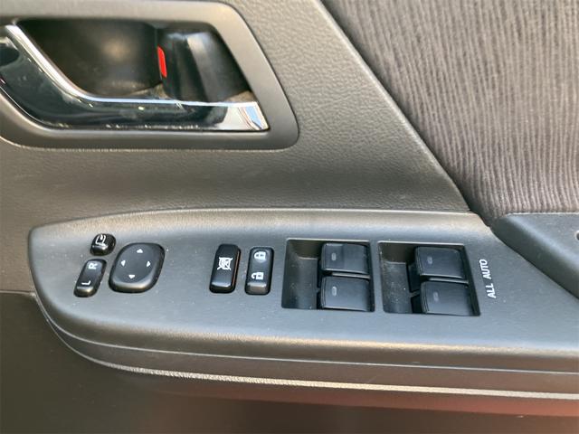ヴェルファイア ２．４Ｚ　プラチナムセレクション　４ＷＤ　ＥＴＣ　バックカメラ　ナビ　クリアランスソナー　両側電動スライドドア　オートライト　ＨＩＤ　電動リアゲート　スマートキー　電動格納ミラー　３列シート　ＣＶＴ　アルミホイール　Ｂｌｕｅｔｏｏｔｈ（10枚目）