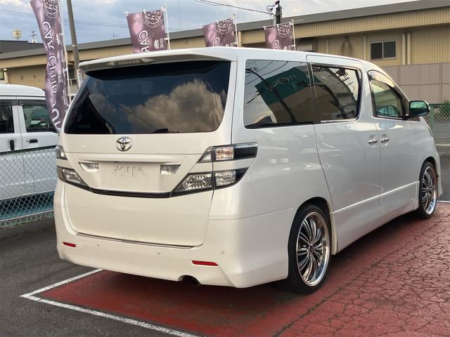 ヴェルファイア ２．４Ｚ　プラチナムセレクション　４ＷＤ　ＥＴＣ　バックカメラ　ナビ　クリアランスソナー　両側電動スライドドア　オートライト　ＨＩＤ　電動リアゲート　スマートキー　電動格納ミラー　３列シート　ＣＶＴ　アルミホイール　Ｂｌｕｅｔｏｏｔｈ（14枚目）