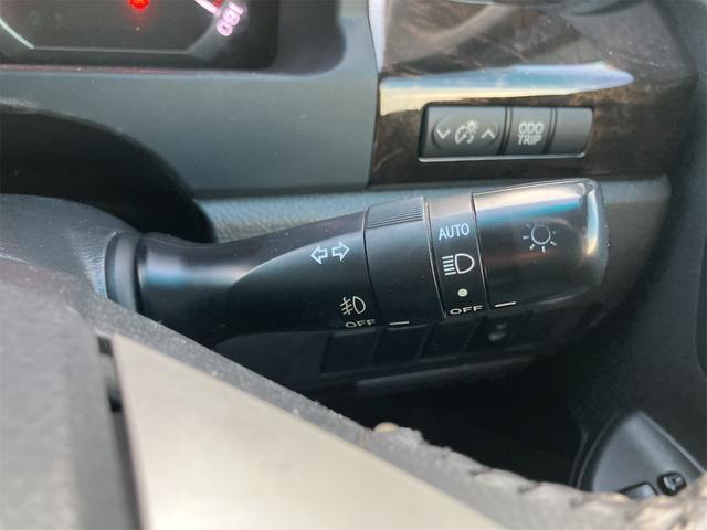 ヴェルファイア ２．４Ｚ　プラチナムセレクション　４ＷＤ　ＥＴＣ　バックカメラ　ナビ　クリアランスソナー　両側電動スライドドア　オートライト　ＨＩＤ　電動リアゲート　スマートキー　電動格納ミラー　３列シート　ＣＶＴ　アルミホイール　Ｂｌｕｅｔｏｏｔｈ（49枚目）